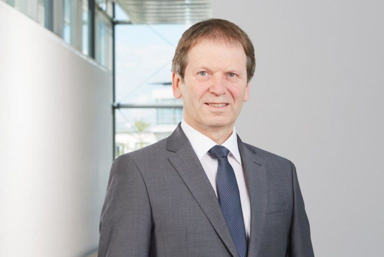 Institutsleiter Prof. Dr. HansMartin Henning in den Expertenrat für